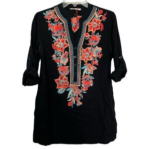 Solitaire Medium Black Floral Embroidered 3/4 Rolled Sleeve Blouse Top G2